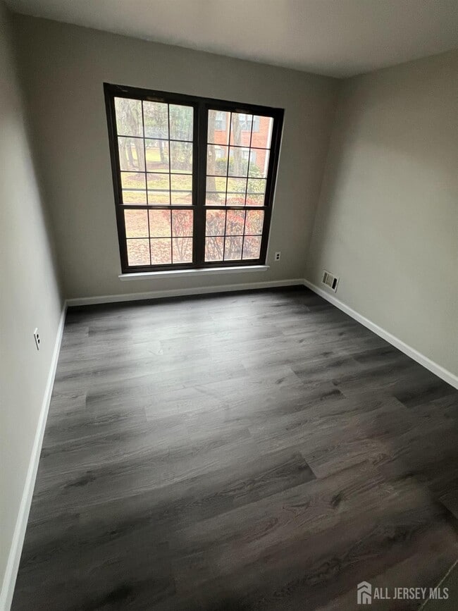 Building Photo - 20 Crabapple Ln