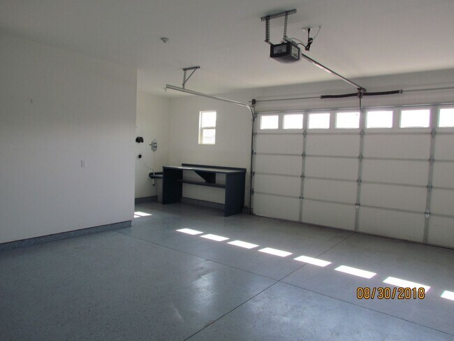 Building Photo - Beautiful 3 bed 2 bath in the popular Paramount community