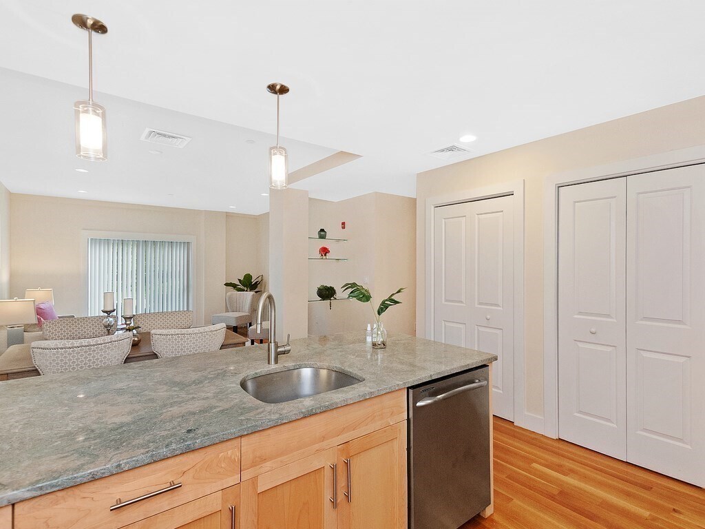 Building Photo - 321 Hammond Pond Pky