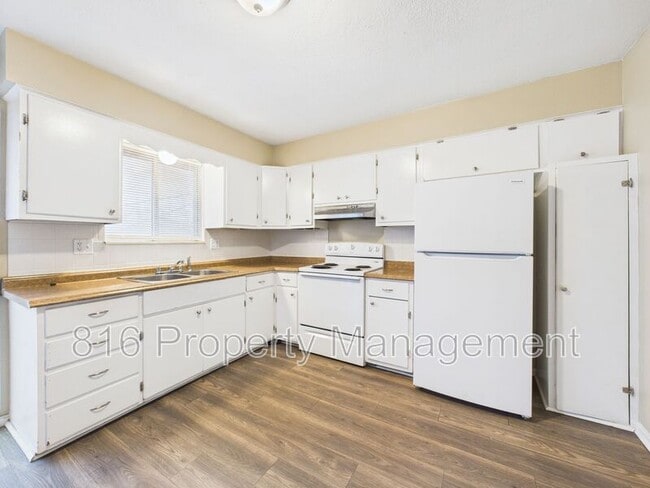 Building Photo - 131 S Crescent Ave