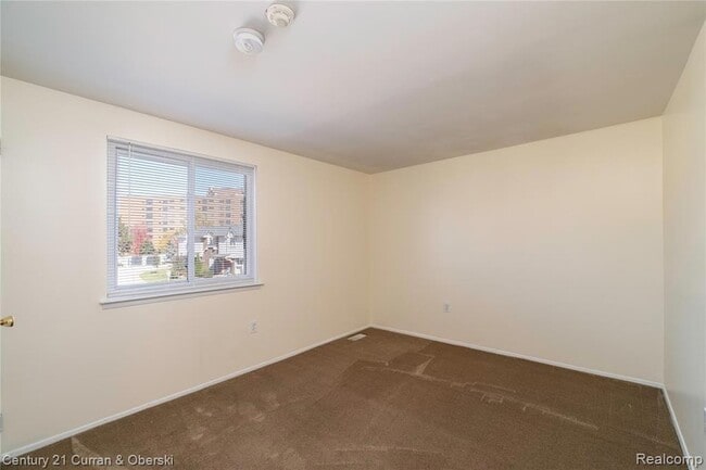 Building Photo - 44543 Savery Dr