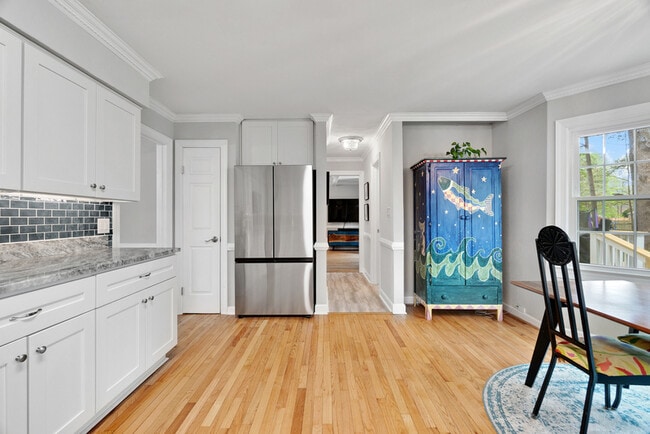 Building Photo - 717 Hempstead Ct