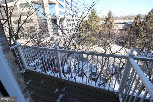 Building Photo - 2651 Park Tower Dr