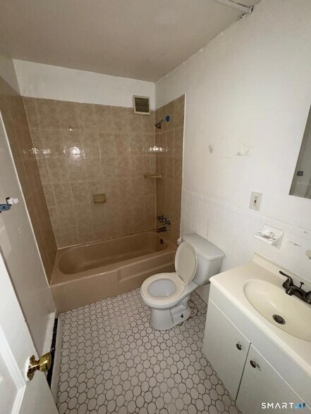 Building Photo - 275 Lexington Ave