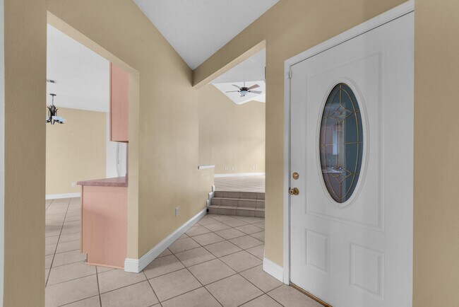 Building Photo - 879 Van Dyke Dr
