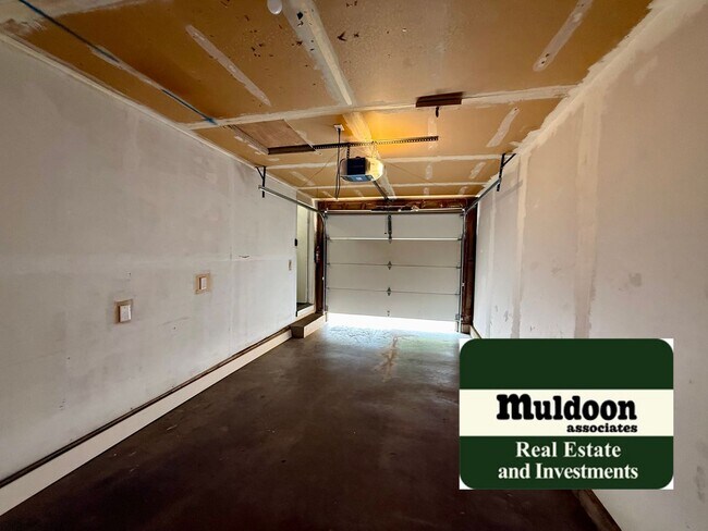 Building Photo - 3 Bedroom with Large Corner Lot in 80916