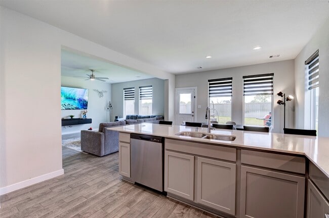 Building Photo - 3735 Rush Plns Ct