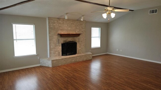 Building Photo - 16 Brenda Ln