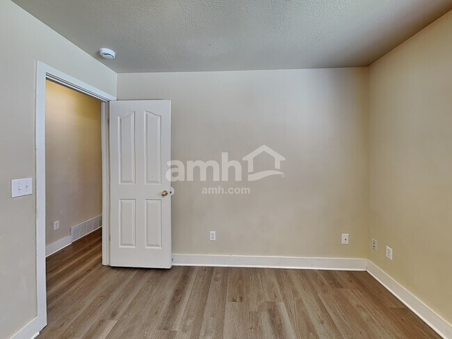 Building Photo - 617 S 375 W