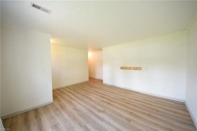 Building Photo - 31 Old Church Cir