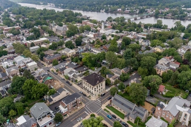 Building Photo - 71 N Main St