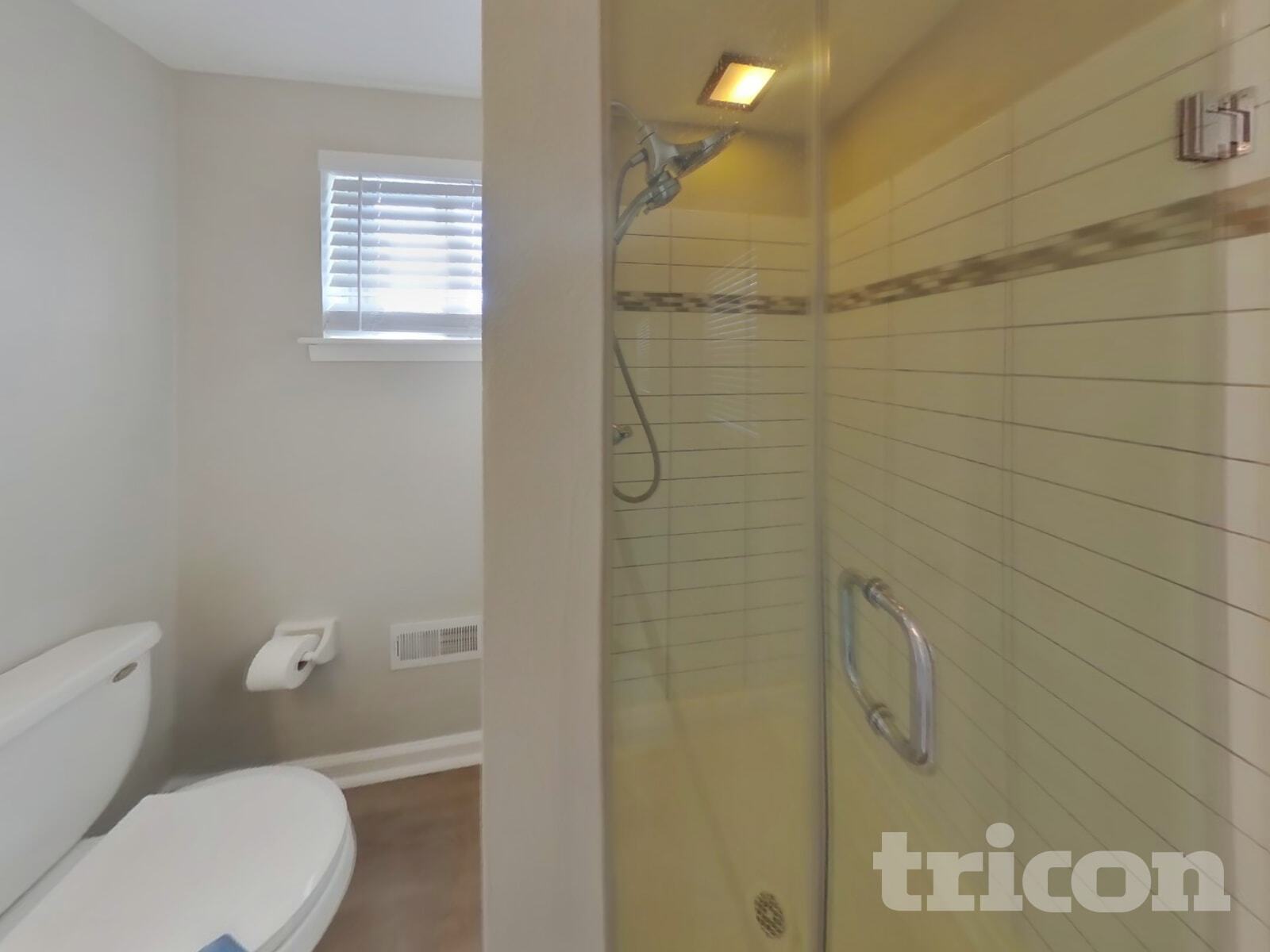 Building Photo - 586 Saratoga Rd