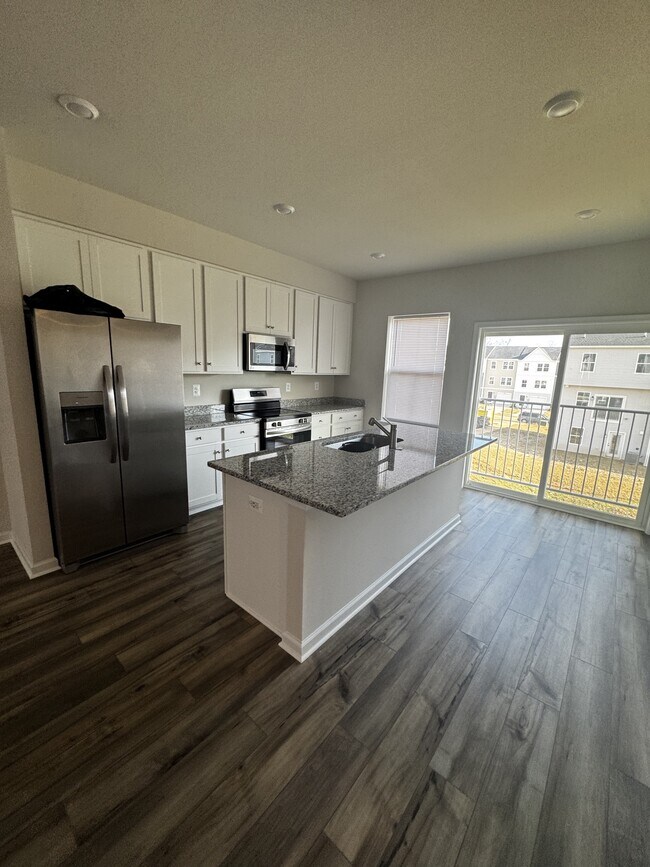 Building Photo - 122 Milburn Dr