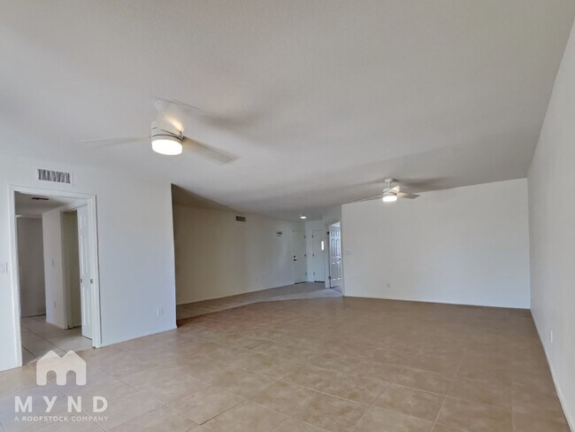 Building Photo - 8176 E Del Cuarzo Dr