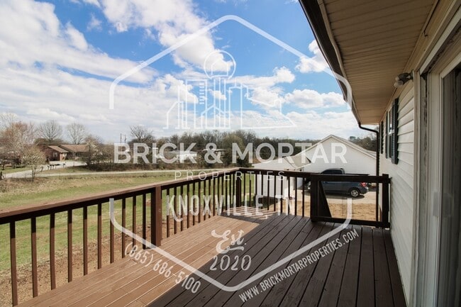 Building Photo - 1737 Lively Rd