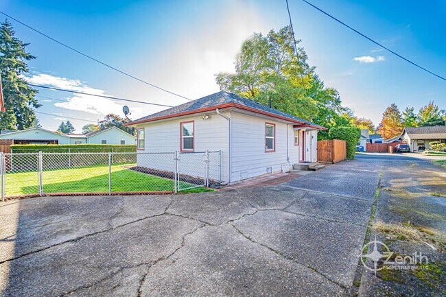 Building Photo - 2502 Fairmount Ave