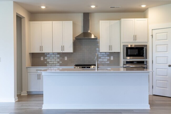 Building Photo - 1442 English Oak Dr