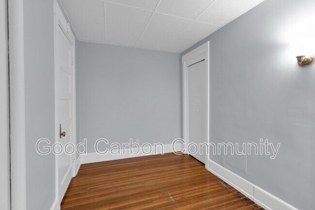 Building Photo - 131 Allen St