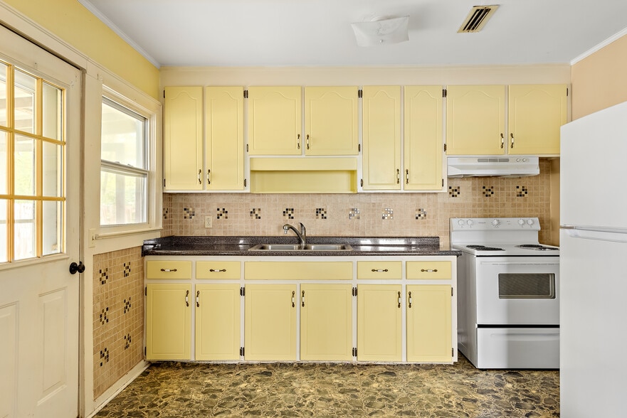 Building Photo - 223 Fair Ave