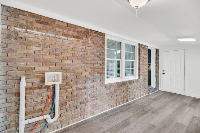 Building Photo - 2 Bedroom, 1 Bath Home in Air Habor of Wes...