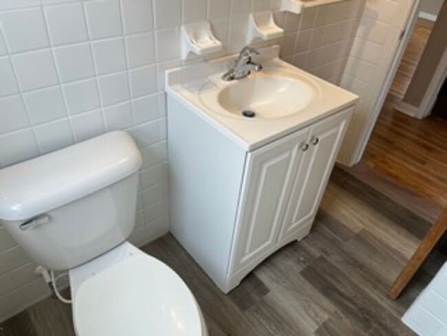 Building Photo - Beautifully maintained 3 bed - 1.5 Bath in Lincoln Park!