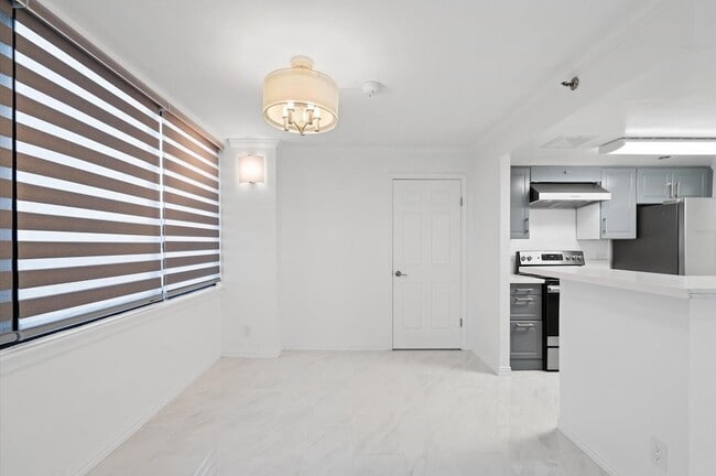 Building Photo - 3525 Sage Rd