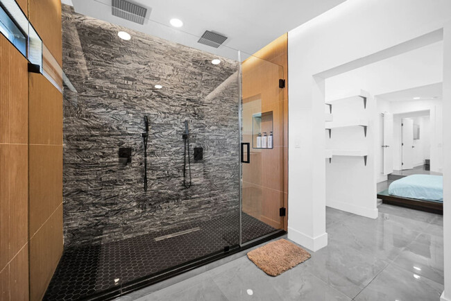 Building Photo - 112 NW 53rd St