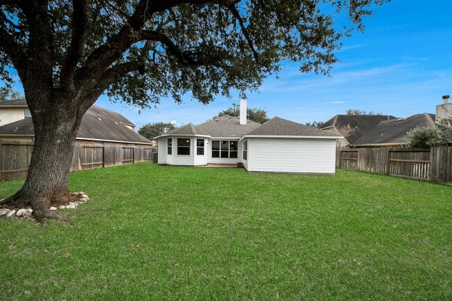 Building Photo - 9711 Andrews Ln