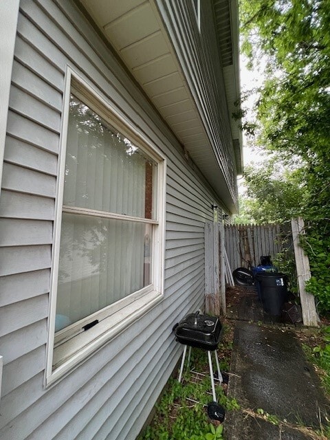 Building Photo - 823 Martin St