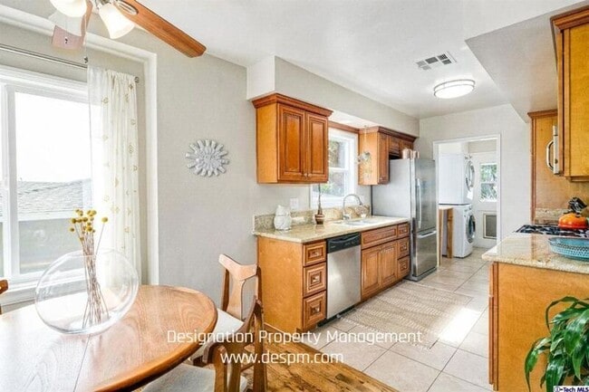 Building Photo - 4385 El Prieto Rd