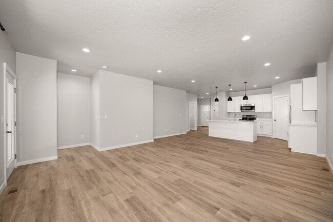 Building Photo - 4255 &amp; 4257