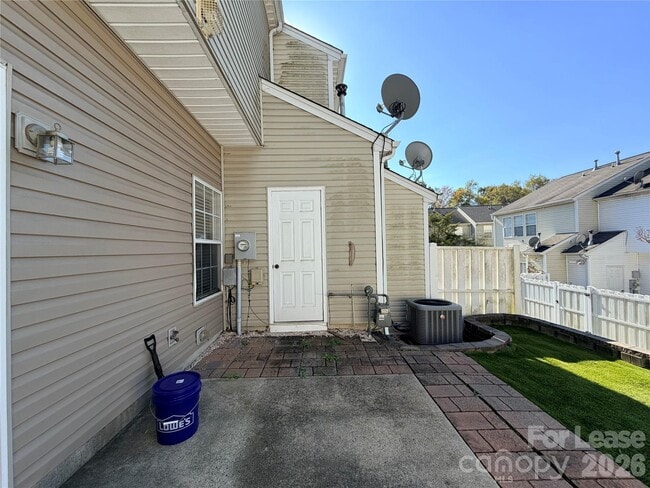 Building Photo - 6836 Rothchild Dr