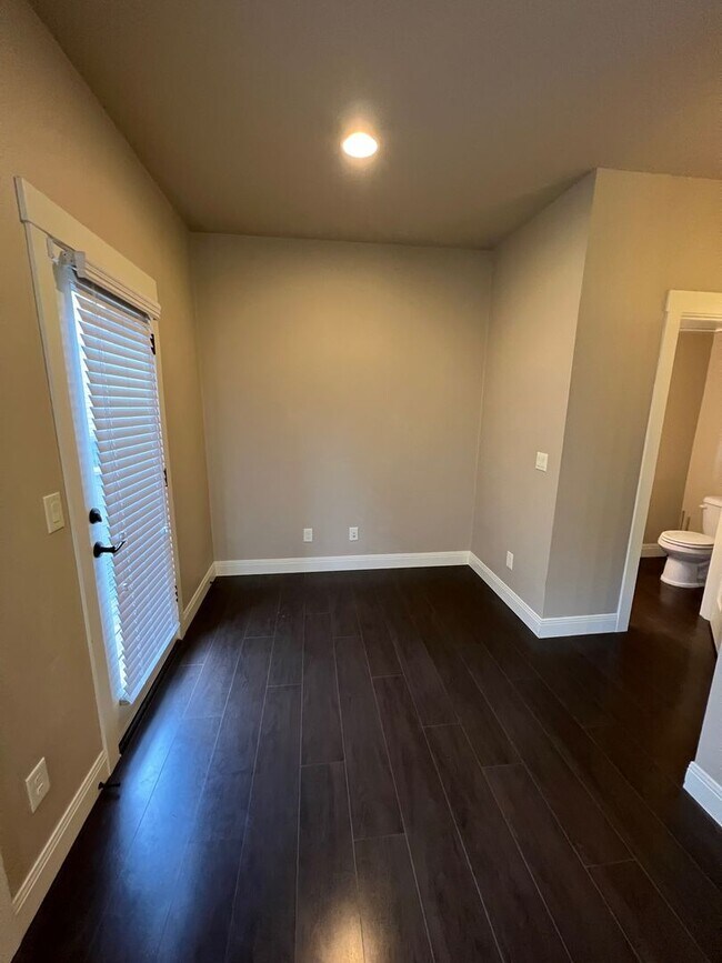 Building Photo - 14265 SW Burlwood Ln