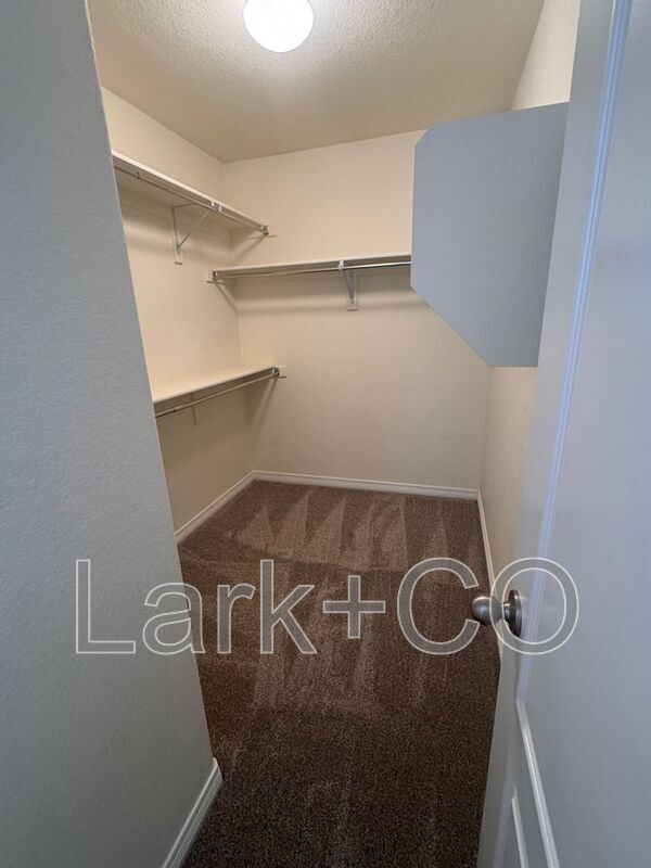 Building Photo - 629 Sundance Cir