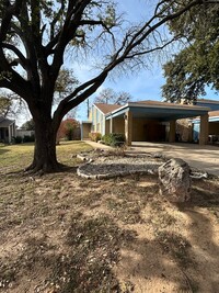 Building Photo - SUPERB Duplex in Euless! READY NOW!