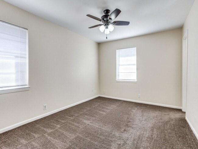 Building Photo - 420 Vicki Pl