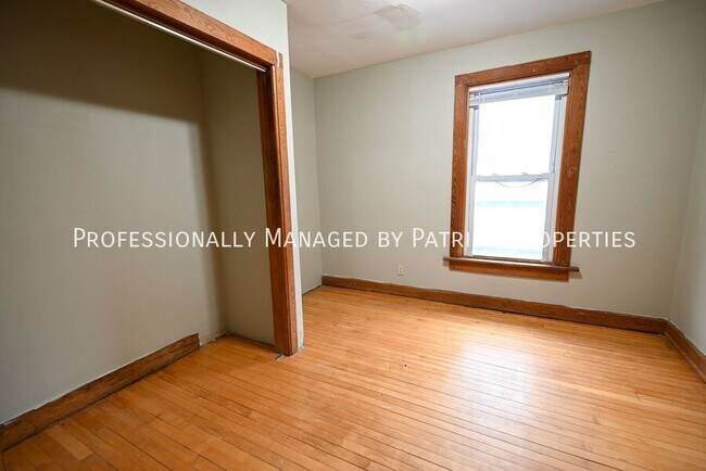 Building Photo - 407 W Main St