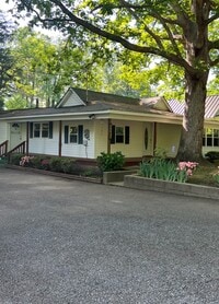 Building Photo - Adkins Rd House