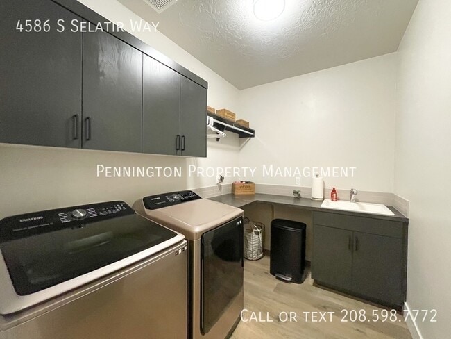 Building Photo - 4586 S Selatir Way