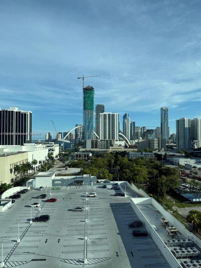 Building Photo - 275 NE 18th St