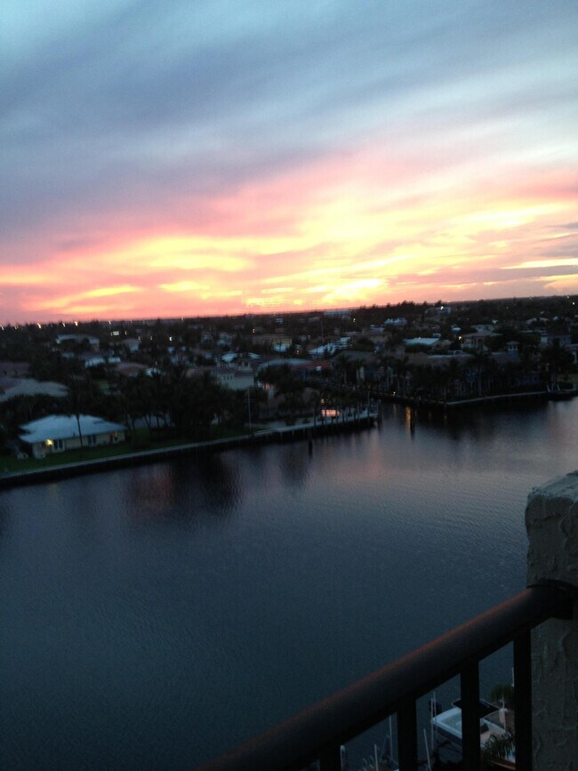 Building Photo - 3912 S Ocean Blvd