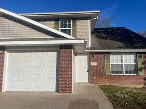 Building Photo - 2 1330