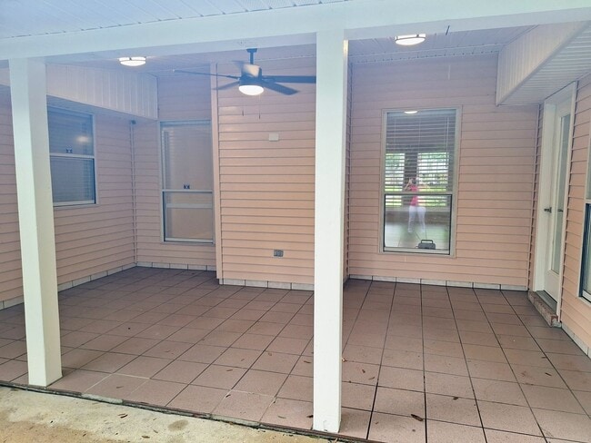 Building Photo - 1410 Lake Village Blvd