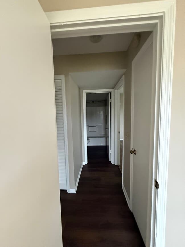 Building Photo - 205 Glenwood Ln