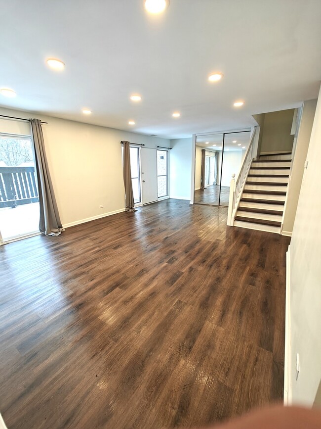 Building Photo - 5912 Greenview Rd