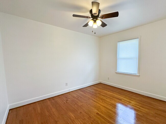 Building Photo - 3123 Fairbrook Dr