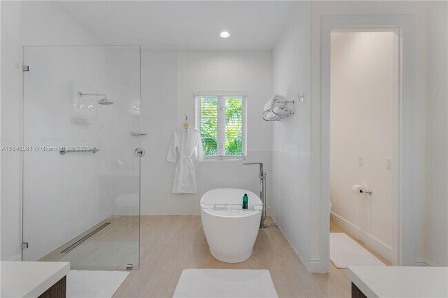 Building Photo - 10175 SW 75th Pl