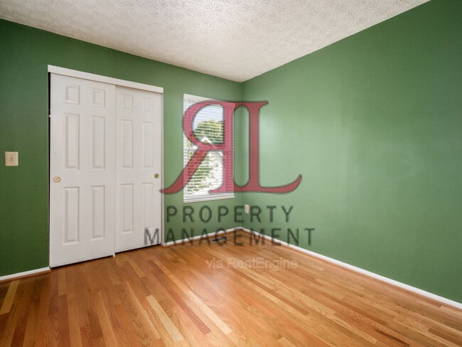 Building Photo - 362 W 4th Ave