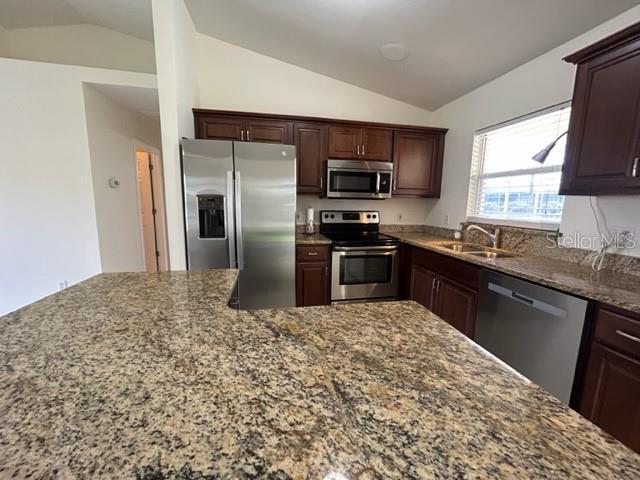 Building Photo - 2712 SW 11th Pl