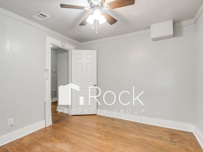 Building Photo - Updated Cozy 2 Bed 1 Bath Home in Guthrie ...